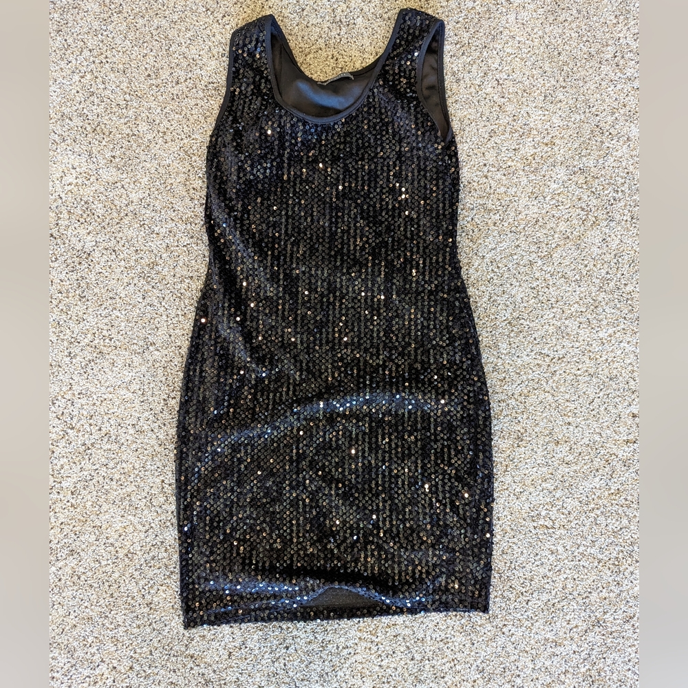 Suzy Shier Sequin Dress. size small